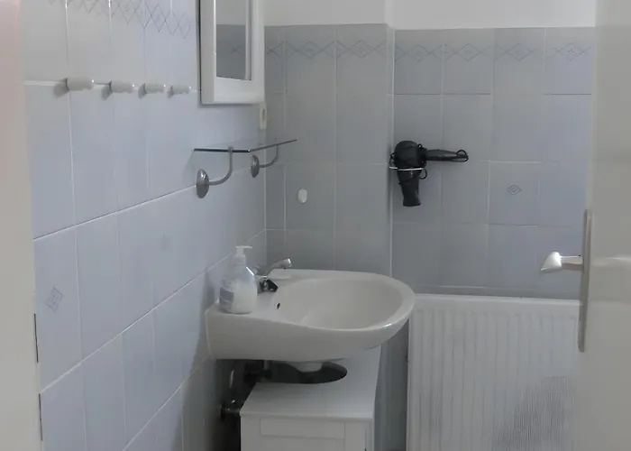 Zur Seebruecke N°4 Даме